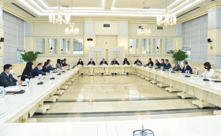 Milli Məclisdə ölkəmizdə koronavirus infeksiyası ilə bağlı mövcud vəziyyət, vaksinasiya mövzusunda dinləmə keçirilir