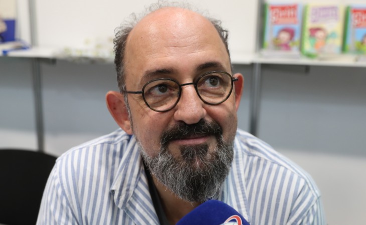 Sinan Canan: Kitablarıma olan maraq məni çox sevindirir və daha məsuliyyətlə çalışmağa sövq edir