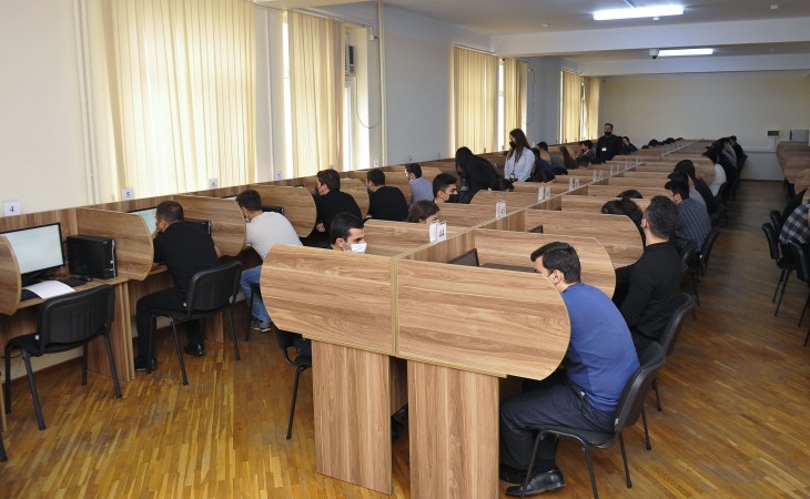 Prokurorluq orqanlarında qulluğa qəbulla bağlı müsabiqənin ilkin mərhələsi olan test imtahanı keçirilir