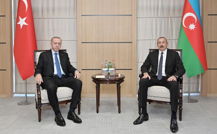Azerbaijani, Turkish presidents held one-on-one meeting