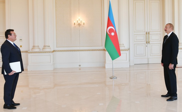 President Ilham Aliyev received credentials of incoming Romanian ambassador