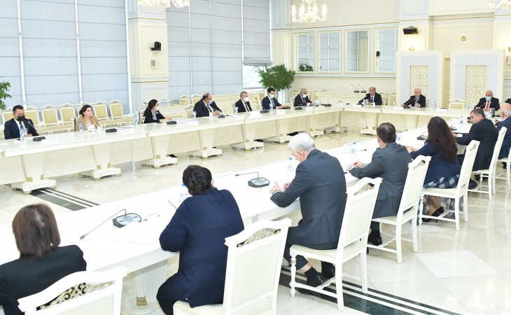 İdris İsayev: Ali təhsil üzrə qəbul planını artırmaq əvəzinə təhsilin keyfiyyəti yaxşılaşdırılmalıdır