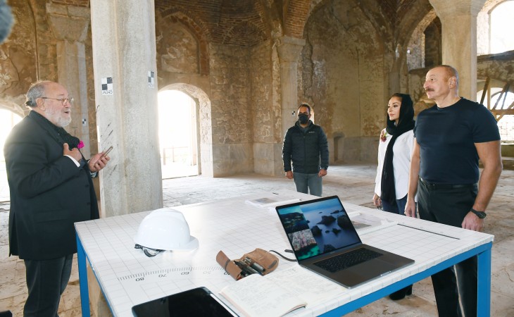 President Ilham Aliyev and First Lady Mehriban Aliyeva viewed restoration works in Ashaghi Govhar Agha Mosque in Shusha