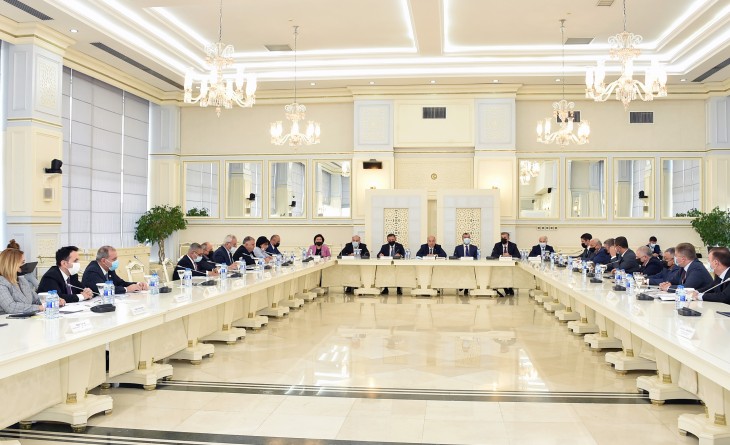 Milli Məclisin Əmək və sosial siyasət komitəsinin iclası keçirilib