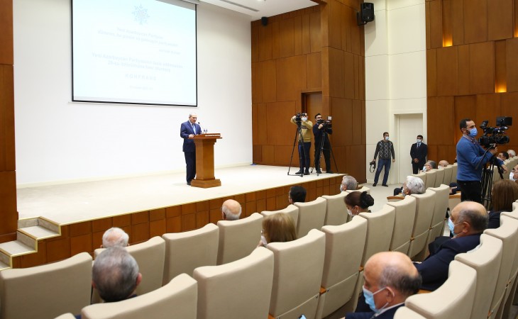 YAP Mərkəzi Aparatında “Yeni Azərbaycan Partiyası dünənin, bu günün və gələcəyin partiyasıdır” mövzusunda konfrans keçirilib