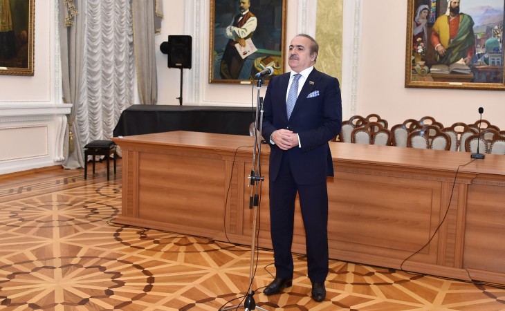 Ədəbiyyat Muzeyində elmi sessiya: Millətin əbədi iftixarı - Zəfər Günümüz