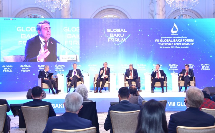 VIII Qlobal Bakı Forumunda “Yeni dünya iqtisadiyyatı” mövzusu müzakirə olunur