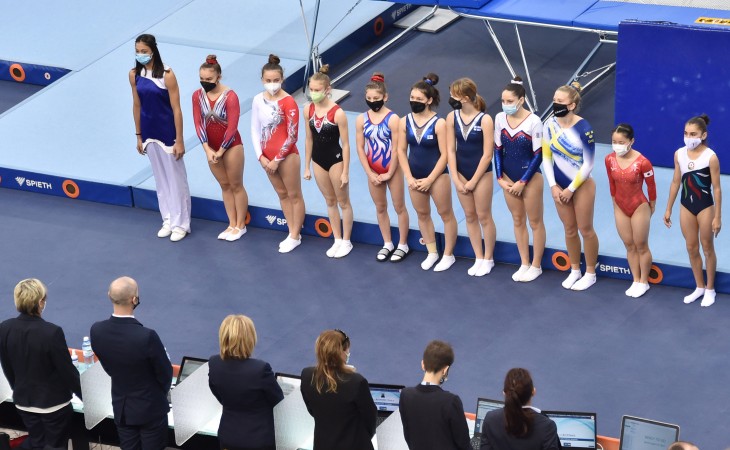 Batut gimnastikası yarışlarında qızların mübarizəsində finalçılar bəlli olub