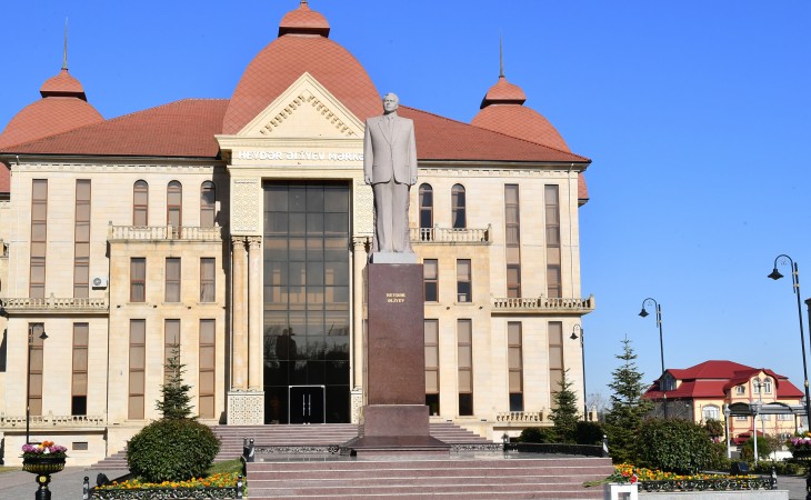President Ilham Aliyev and First Lady Mehriban Aliyeva arrived in Guba district for visit They visited statue of great leader Heydar Aliyev