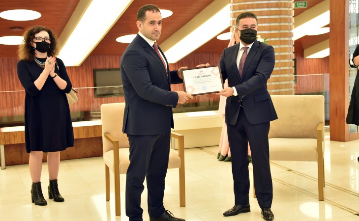 “Planet Parni iz Baku” KVN teatrı fəxri fərmanla təltif olunub
