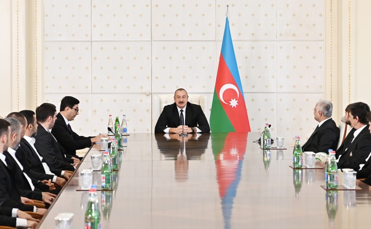 Prezident İlham Əliyev: “Qarabağ” klubunun adı futbolçuların üzərinə əlavə məsuliyyət qoyur