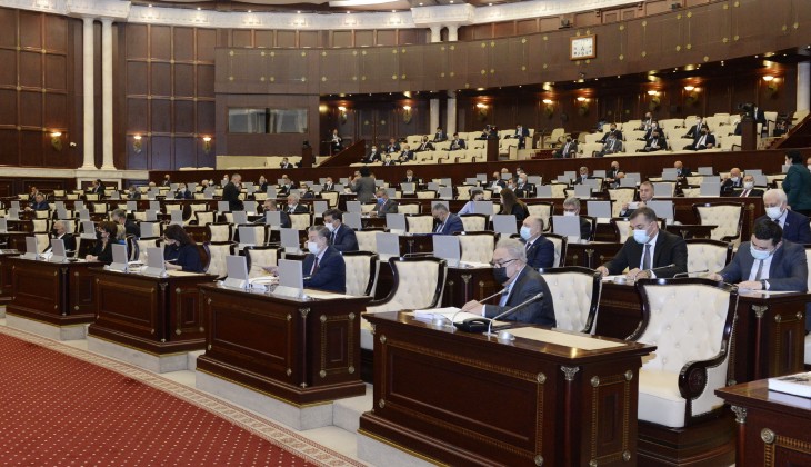 İnzibati Xətalar Məcəlləsində dəyişikliklər birinci oxunuşda təsdiqlənib