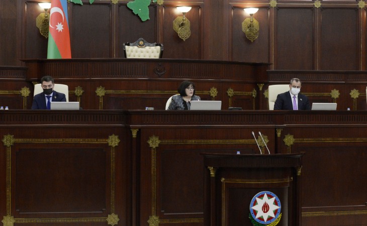“İşsizlikdən sığorta haqqında” Qanunda dəyişiklikləri nəzərdə tutan qanun layihəsi birinci oxunuşda təsdiqlənib