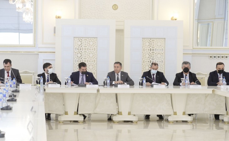 Milli Məclisdə Vergi Məcəlləsinə dəyişiklik edilməsi haqqında qanun layihəsi müzakirə olunur
