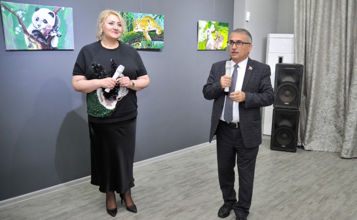 Şahmat üzrə beynəlxalq dərəcəli hakim Bəxtiyar Rüstəmovun “Art-Debüt” adlı fərdi sərgisinin açılışı olub