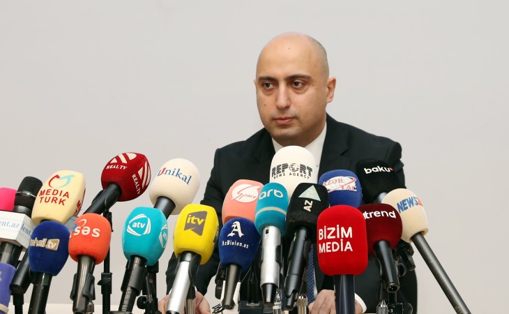 Təhsil naziri brifinq keçirib