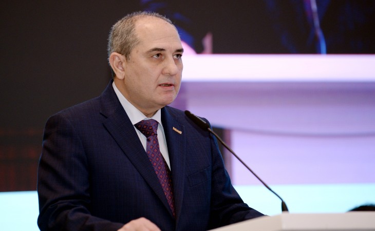 “Qarabağ: Cənubi Qafqazdan dünyaya açılan yeni mənzərə” mövzusunda konfrans işini panel iclasları ilə davam etdirir