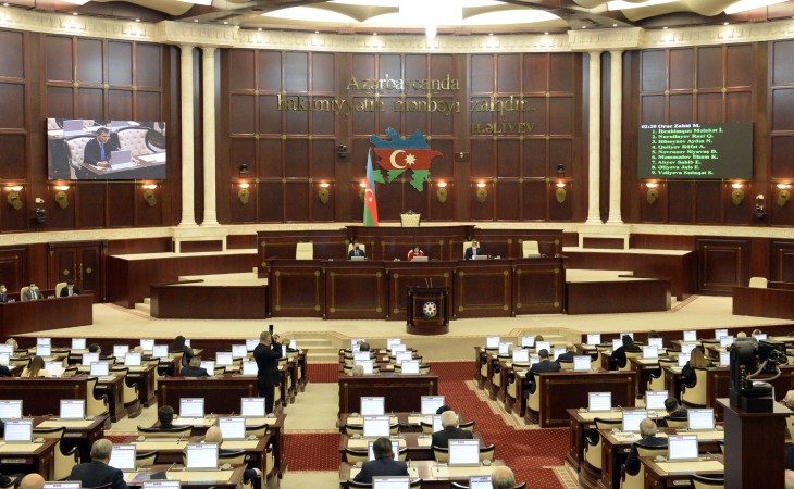 Milli Məclisdə “Media haqqında” yeni qanun layihəsi üçüncü oxunuşda təsdiqlənib