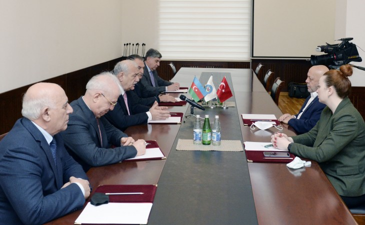 Bakıda Türkiyənin ən böyük həmkarlar ittifaqı olan Hak-İş Birliyinin nümayəndə heyəti ilə görüş keçirilir