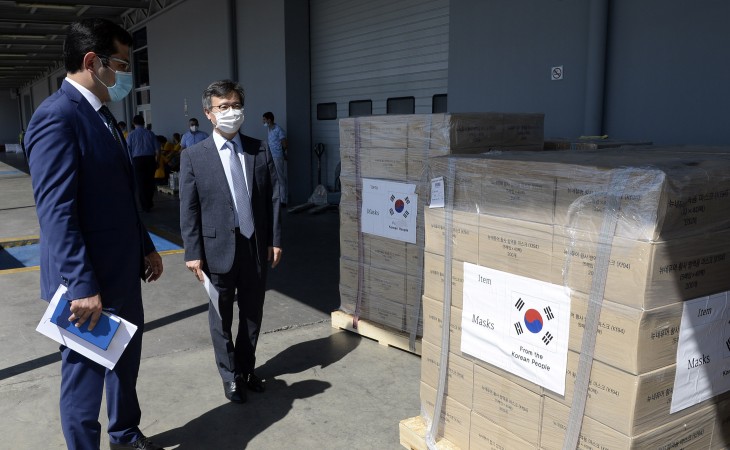Pandemiya ilə mübarizə üçün Koreyadan ölkəmizə göndərilən 350 min qoruyucu maska Bakıya çatdırılıb