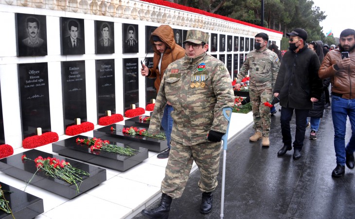 Азербайджанский народ чтит память шехидов 20 Января