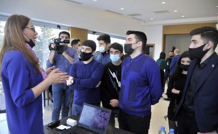 “Gənclər həftəsi” çərçivəsində karyera sərgisi açılıb