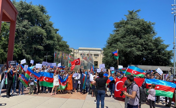 “Qarabağ Azərbaycandır!” şüari altında Berndən Cenevrəyə yürüş edilib