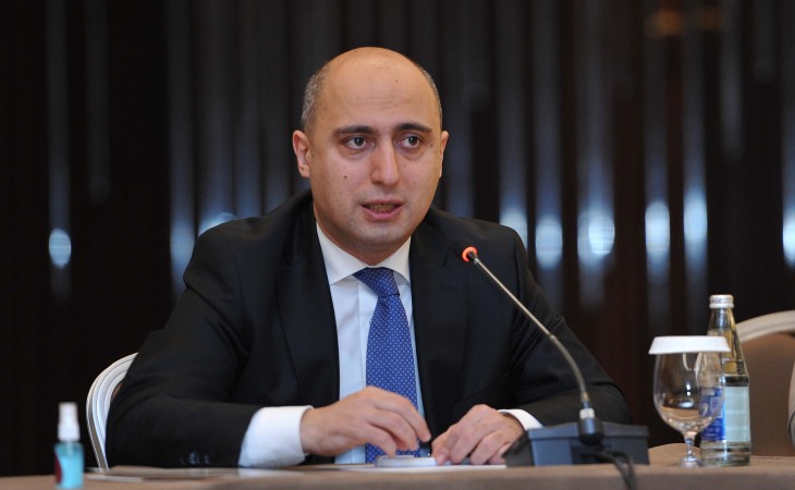 Emin Əmrullayev: Hazırda Azərbaycanda 7 minə yaxın təhsil müəssisəsi var