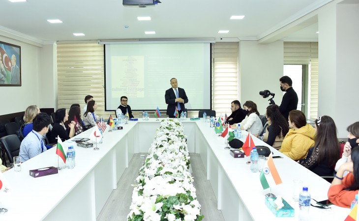 Əcnəbi tələbələrə “Müharibə cinayətləri mədəni irsə qarşı: Qarabağ münaqişəsinin tarixi konteksində” mövzusunda mühazirə oxunub