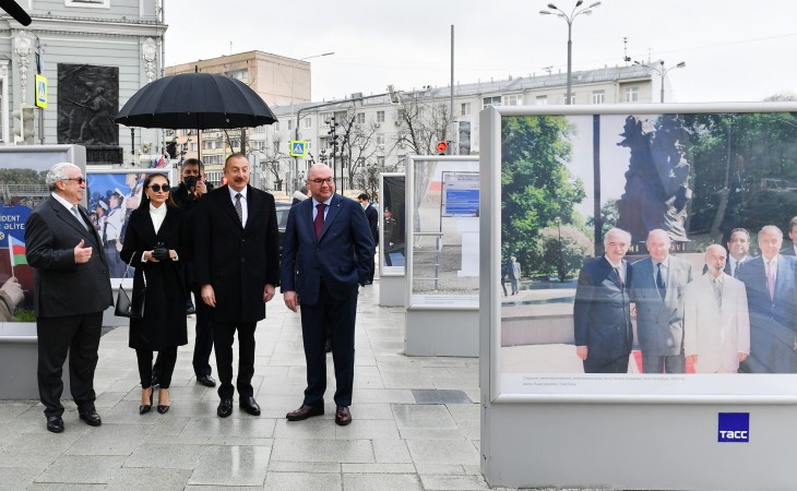 President Ilham Aliyev viewed TASS exhibition on Azerbaijan-Russia cooperation