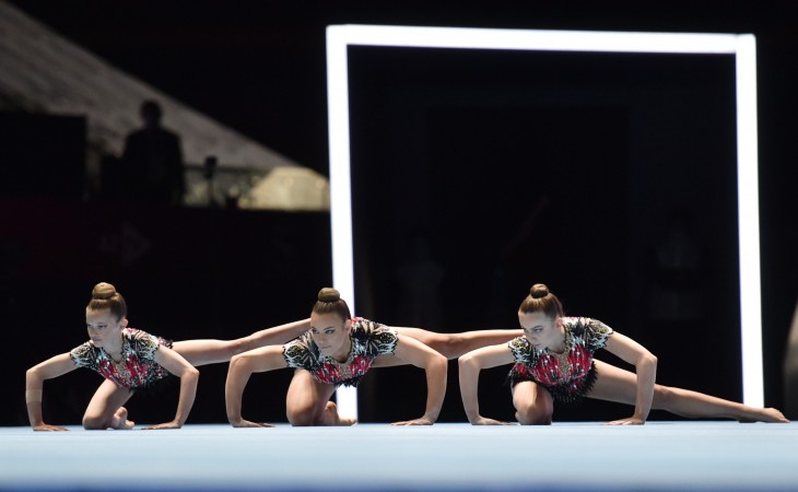 Akrobatika gimnastikası üzrə dünya yaş qrupları yarışlarının üçüncü gününə start verilib