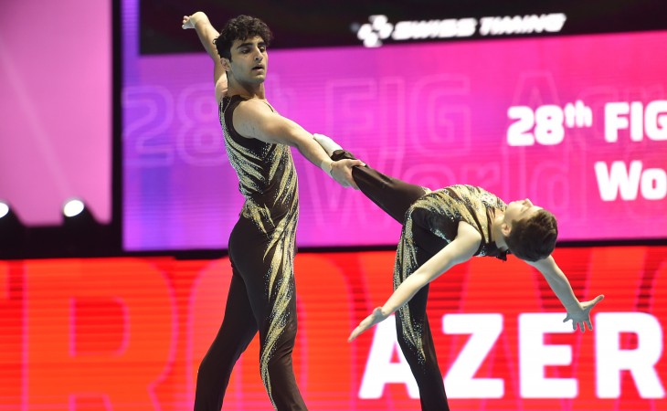 Kişi cütlüyümüz Bakıda keçirilən akrobatika gimnastikası üzrə dünya çempionatında temp hərəkətində proqramını təqdim edib