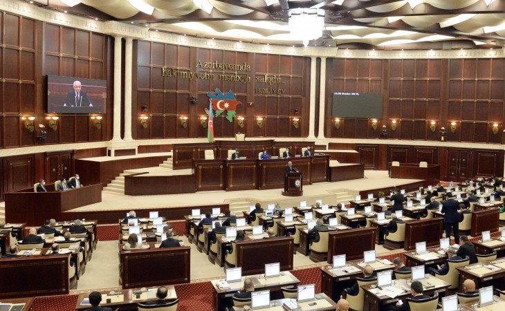 Milli Məclisdə Nazirlər Kabinetinin 2021-ci ildə fəaliyyətinə dair hesabatı dinlənilib