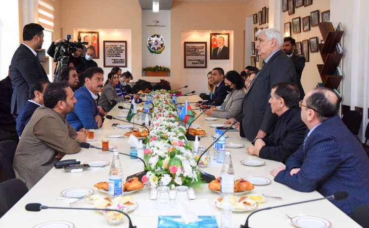 Pakistanlı deputatlar Azərbaycan Dillər Universitetində olublar