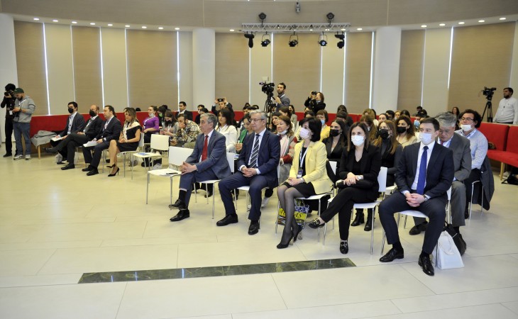 ADA Universitetində qlobal çağırışların müzakirəsinə həsr olunmuş beynəlxalq konfrans keçirilir