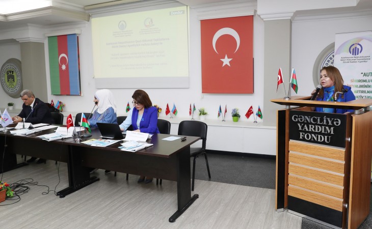 Autizmli uşaqların valideynlərinin bacarıqlarının artırılması yolları müzakirə olunub