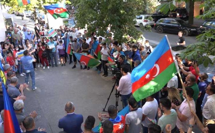 Xarkovda Ermənistanın hərbi təxribatına etiraz, Azərbaycan Ordusuna dəstək aksiyası keçirilib