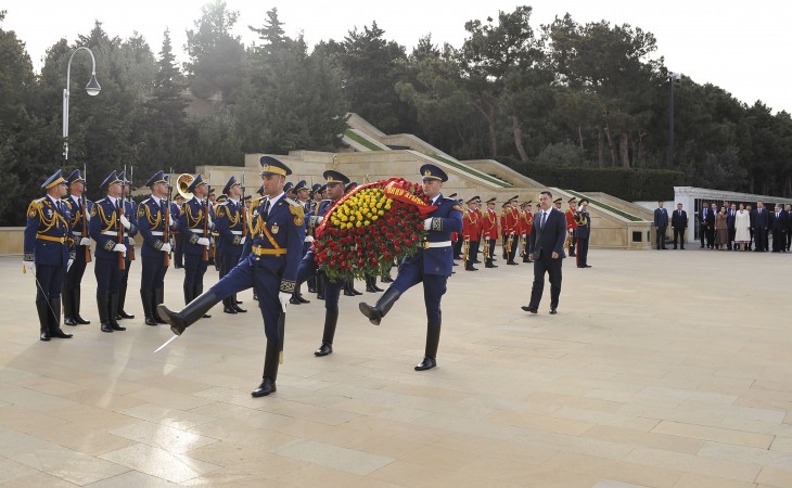 Şəhidlərin xatirəsinə ehtiram