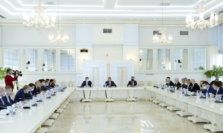 Parlamentin İqtisadi siyasət, sənaye və sahibkarlıq komitəsinin iclası keçirilir