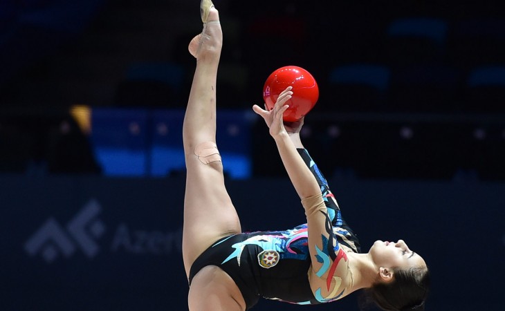 Azərbaycan gimnastı Arzu Cəlilova dünya kuboku yarışlarında topla çıxışını təqdim edib