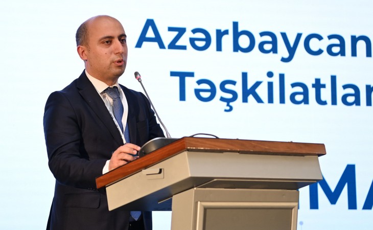 Emin Əmrullayev: Məktəblərdə hər 6 şagirdə bir kompüter düşəcək
