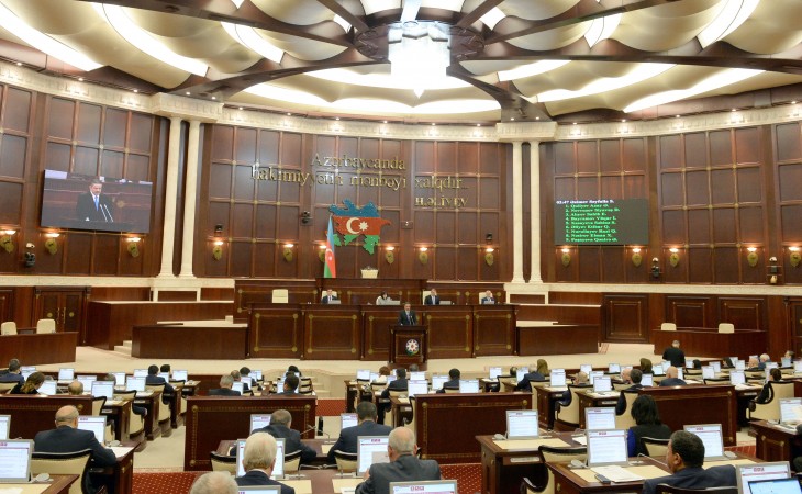 Milli Məclisin yaz sessiyasında növbəti plenar iclası keçirilir