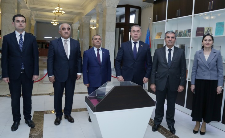 Milli Kitabxanada Ulu Öndərin anadan olmasının 99-cu ildönümü qeyd edilib