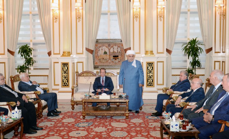 Şeyxülislam Allahşükür Paşazadə multikultural perspektivlərə dair beynəlxalq konfransın iştirakçıları ilə görüşüb