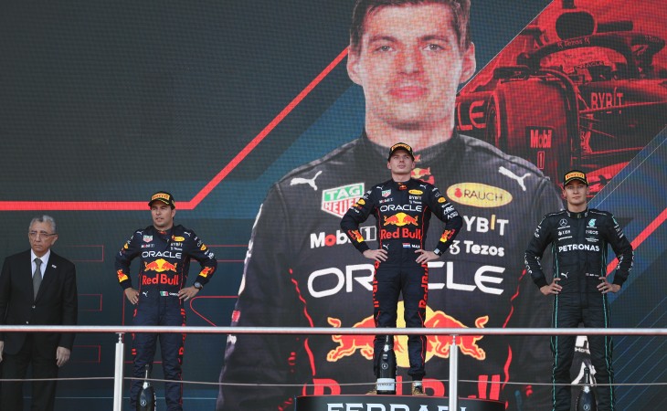 “Red Bull Racing” komandası Bakıda qələbə dubluna imza atıb