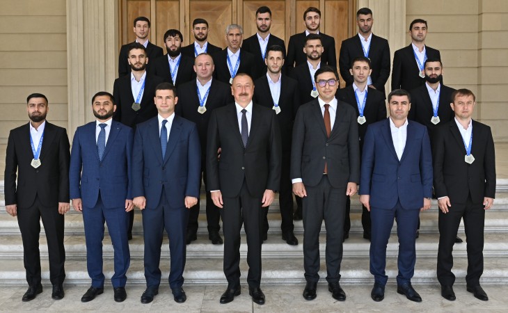 Prezident İlham Əliyev minifutbol üzrə Avropa çempionatının qalibi olan milli komandamızın üzvlərini qəbul edib