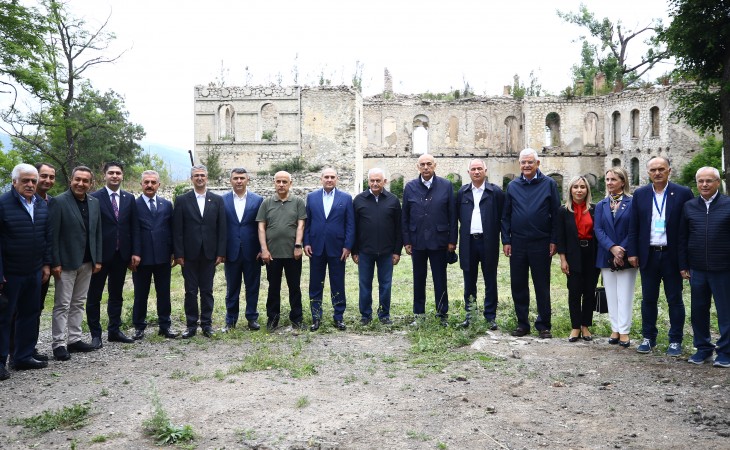 Şuşa Bəyannaməsinin birinci ildönümünə həsr olunan beynəlxalq konfransın nümayəndələri Şuşaya səfər ediblər
