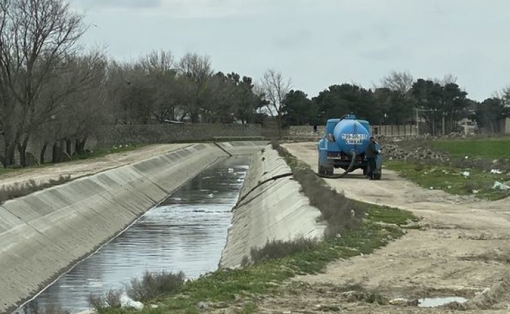Задержан водитель, сбросивший сточные воды в Абшеронский оросительный канал