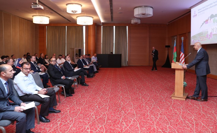 “Bağ məhsullarına yığımdan sonra tətbiq olunan texnologiyalar” və “Çiyələk” adlı kitabların təqdimatı keçirilib