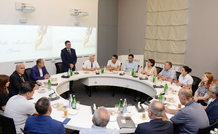 Neft və Sənaye Universitetində Milli Mətbuat Günü münasibətilə KİV nümayəndələri ilə görüş keçirilib
